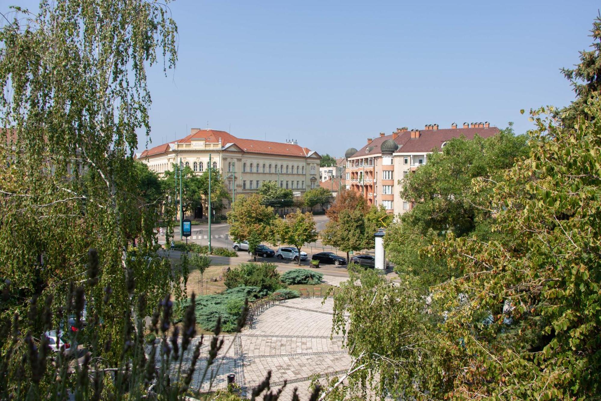 Aquarius Apartman Szeged Exterior foto